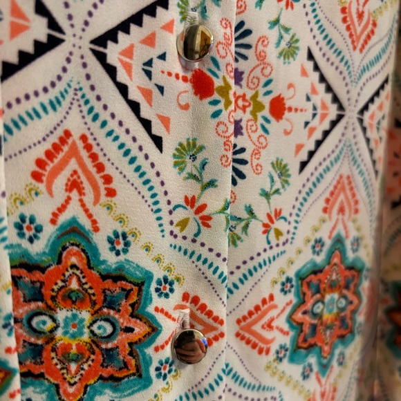 Sami & Jo Women’s summer button up blouse. - Picture 4 of 7